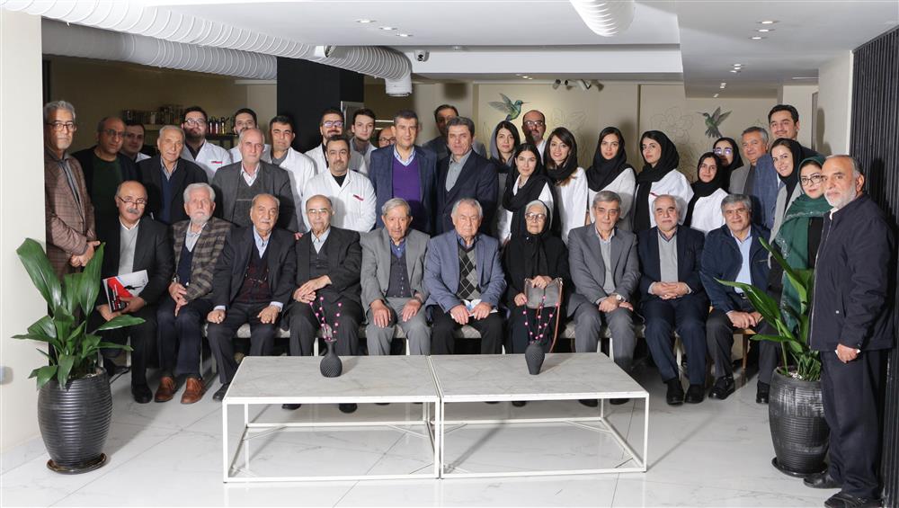 حضور پیشکسوتان دامپزشکی در بیمارستان پرندگان سانا